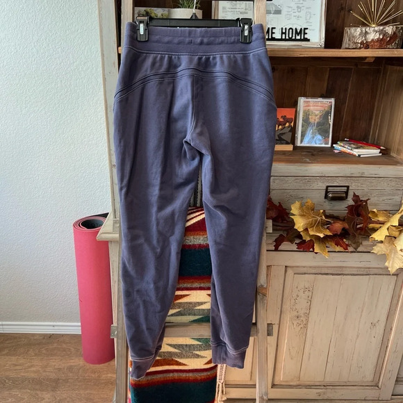 Lululemon women’s Warm Down jogger II size 6 - Picture 7 of 11